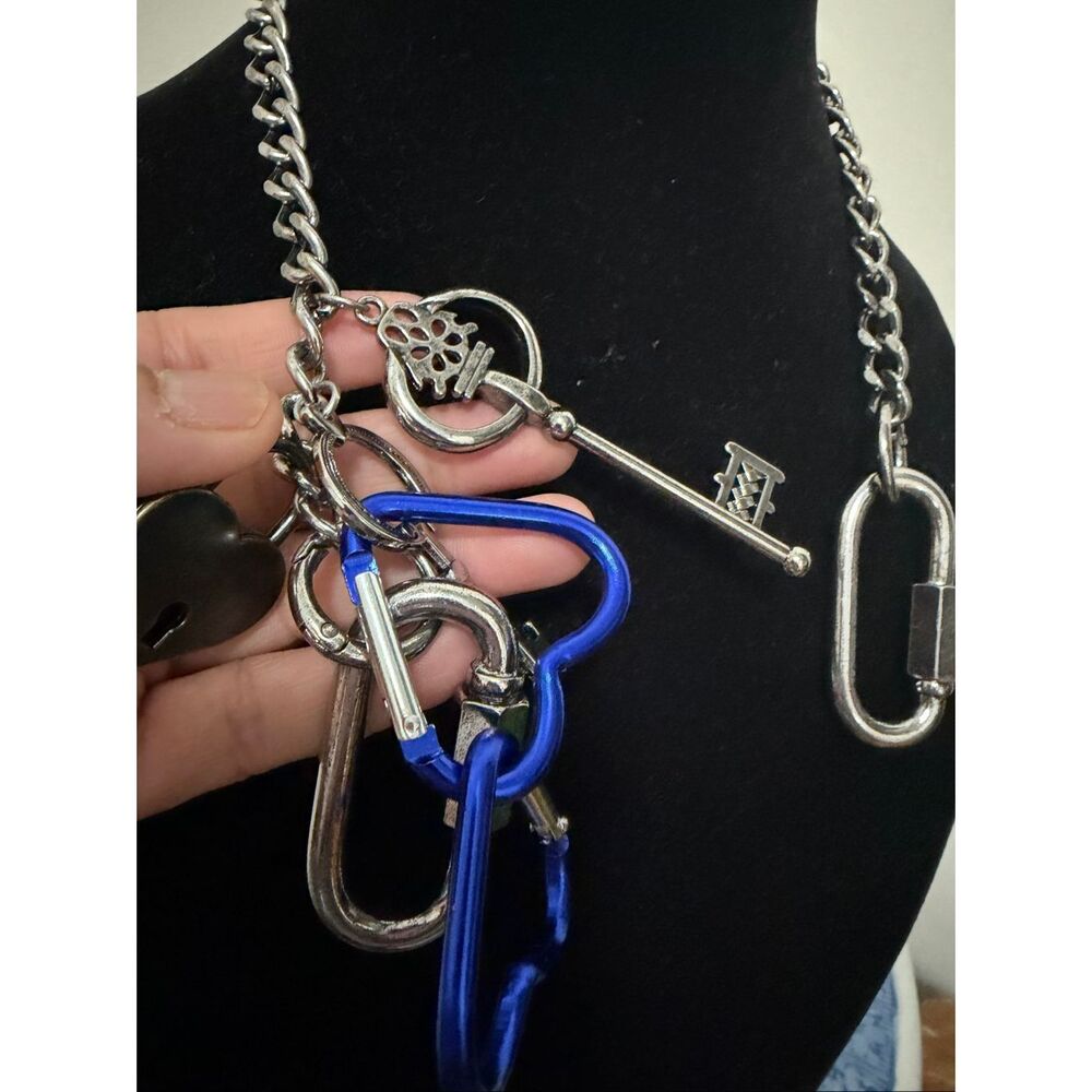 Free People  Key & Card Holder with Blue Carabiner Charm - Picture 5 of 6